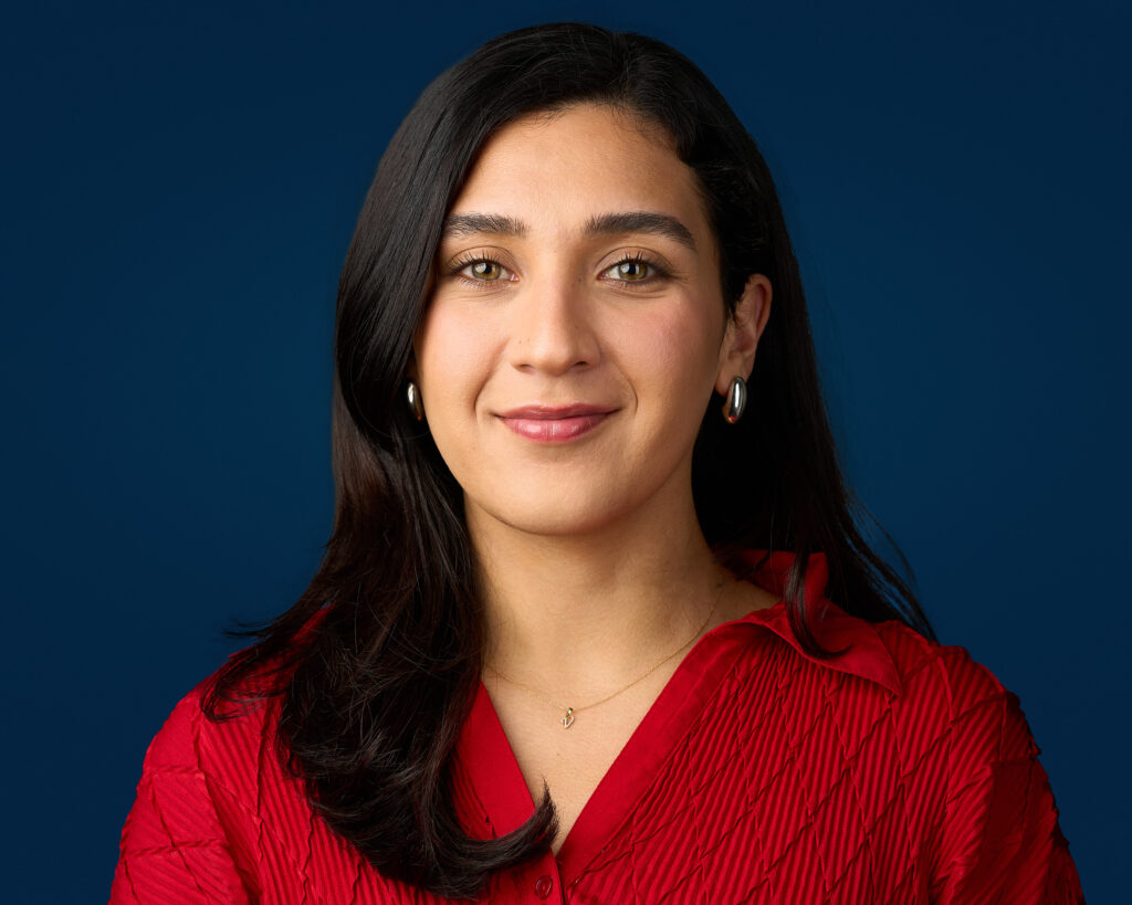 Valeria Munguia, Associate